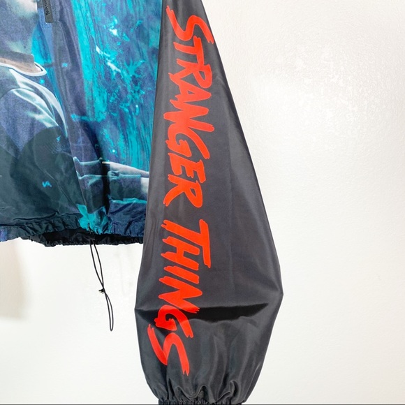 RARE STRANGER THINGS Crop Top Windbreaker Small - Picture 4 of 8